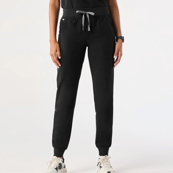 Figs Zamora Jogger Scrub Pant in Black - Picture 1 of 6